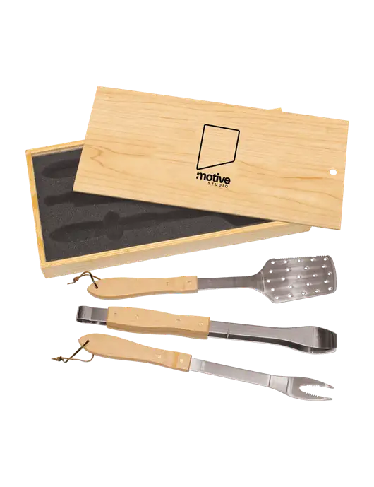 Wood BBQ Gift Set w/Motive Studio Logo